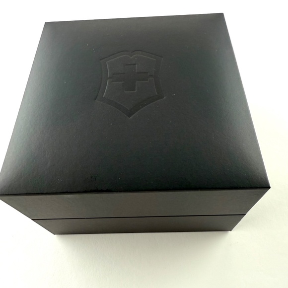 Victorinox Swiss Army Maverick Silver Dial SS Quartz Ladies Watch 241484 - Picture 6 of 9